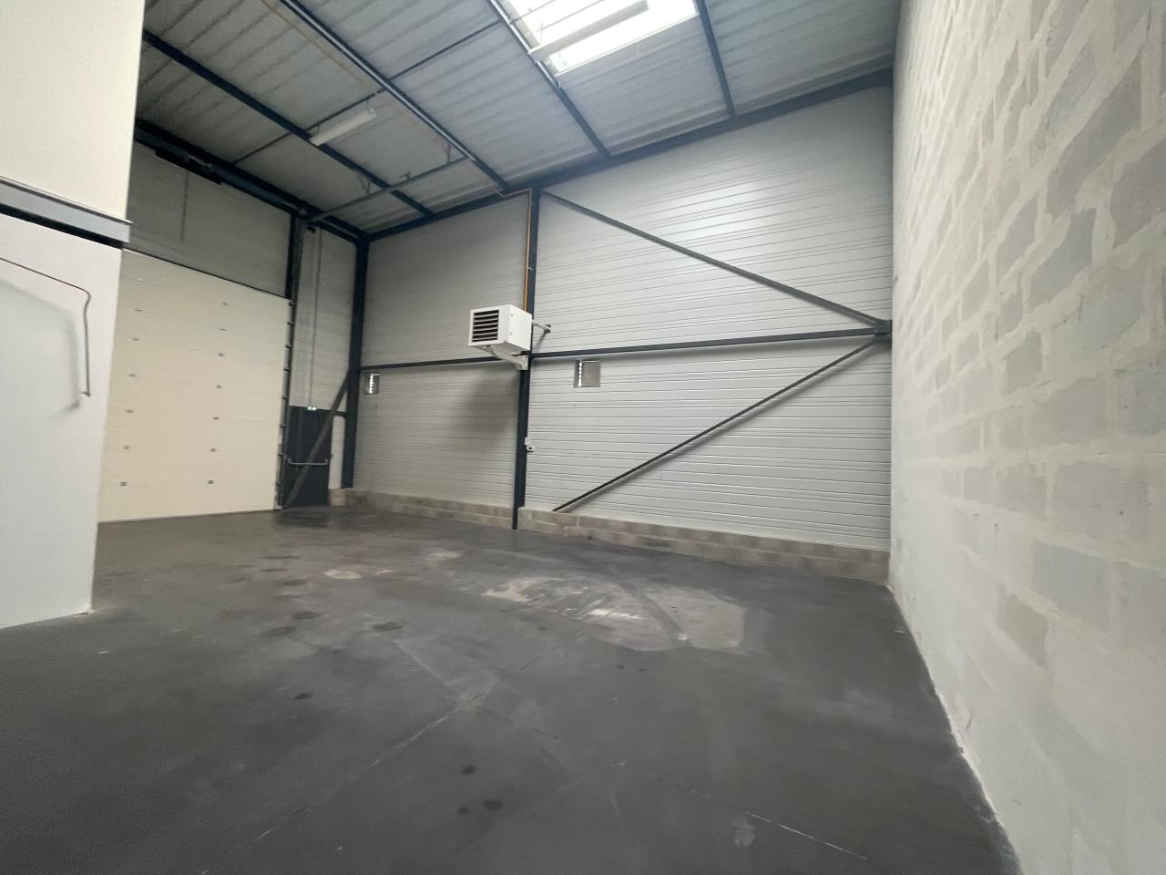 Local d'activité Saint-Fons 300m² Location local d'activité Saint-Fons Rhône OLACT2534054 1